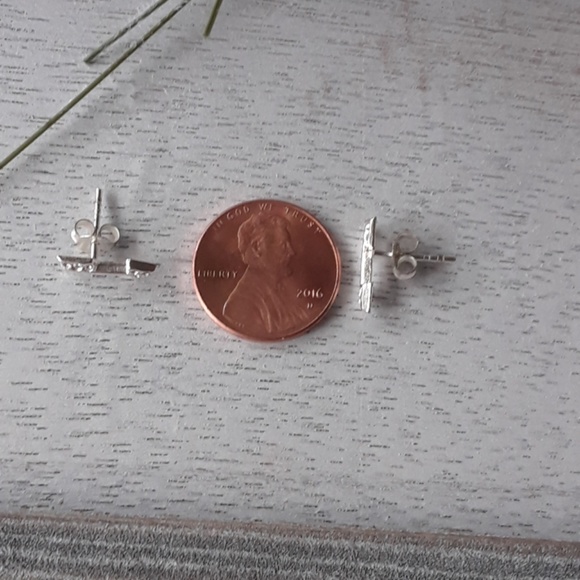 Sterling silver .925 Southwestern Boho Arrow stud earrings - Picture 4 of 4